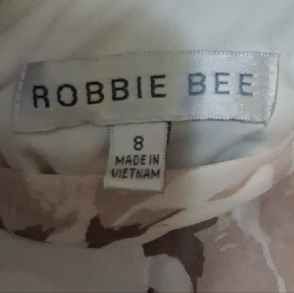 Robbie Bee White and Pink Floral Dress - Picture 2 of 3